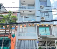 Nhà 5 tầng mặt tiền bờ kè view sông đường Nguyễn Duy P9 Q8. Giá: 11.5 tỷ