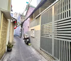BÁN NHÀ Đ.HOÀNG DIỆU- HIẾM NGANG 4M- CHỈ 3.3T- THÔNG RA TÔN ĐẢN- GẦN TRƯỜNG NGUYỄN TẤT THÀNH.