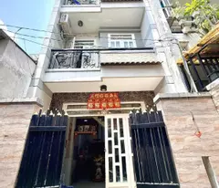 LÊ VĂN QUỚI HIẾM CÓ NHÀ 40M2 4 TẦNG 4PN 3WC SÂN THƯỢNG SHR NHỈNH 4 TỶ