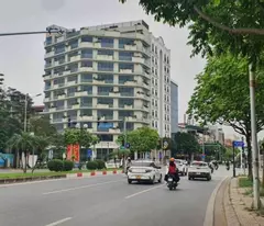 nhà lô góc mặt phố Long Biên, 75m x 5 tầng, MT 19m, gần bệnh viện Tâm Anh