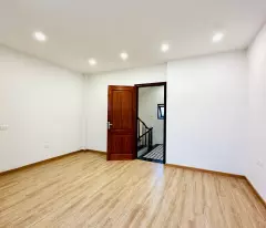 NHÀ PHỐ THẠCH BÀN 46MX6 TẦNG Ô TÔ ĐỖ CỔNG GẦN TRƯỜNG MARIE CURIE