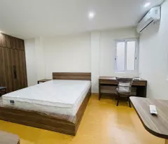 Tây Hồ – 40m2 – 6 Tầng Thang Máy – Ô Tô Đỗ Cổng – 30m Ra Phố Đi Bộ Trịnh Công Sơn – Chỉ 11.8 Tỷ