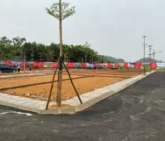 CHÁY HÀNG KHU ĐẤT CẠNH TRƯỜNG ĐH VÀ QUỐC LỘ 80M