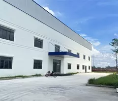XT101 cho thuê nhà xưởng liền kề, khung thép chắc chắn, chiều cao tổng 17m. SX CNC
