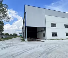 XT101 cho thuê nhà xưởng liền kề, khung thép chắc chắn, chiều cao tổng 17m. SX CNC