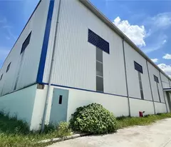 XT101 cho thuê nhà xưởng liền kề, khung thép chắc chắn, chiều cao tổng 17m. SX CNC