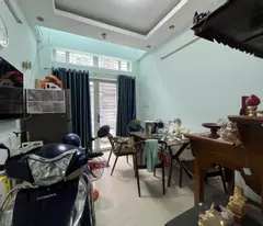 QUẬN 1 - 30 M2  - SÁT HẺM XE HƠI - GẦN MẶT TIỀN - 4 TẦNG BTCT - KO QH - 5.5 TỶ.
