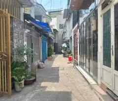 CHỈ 2.9 TỶ - CÓ NHÀ 2 TẦNG HẺM XE HƠI - QUẬN 12 RA RIÊNG THÔI!