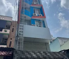 TÒA NHÀ 6 TẦNG – 24 PHÒNG – CÓ THANG MÁY – SÁT TRƯỜNG CHINH 20M