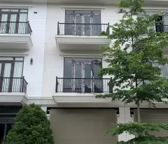 CẦN BÁN CĂN LK VIIEW CÔNG VIÊN 3 TẦNG 1 TUM 85.5M2 X4.5 TỶ KHU ĐÔ THỊ AN PHÚ- SƠN LA.