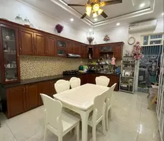 Bán nhà đường QL 13, Phường Hiệp Bình Phước. Thủ Đức, TP HCM. DT 126m2, 4 tầng, SH. Giá 12.9 tỷ