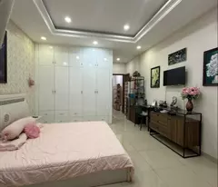 Bán nhà đường QL 13, Phường Hiệp Bình Phước. Thủ Đức, TP HCM. DT 126m2, 4 tầng, SH. Giá 12.9 tỷ
