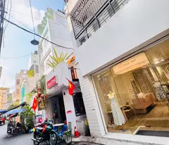 CHÍNH CHỦ 1 ĐỜI BÁN NHÀ 2 TẦNG- CĂN GÓC 3 MẶT TIỀN HXH Đ.LÊ THỊ RIÊNG, QUẬN 1- DT 73M2 SH VUÔNG