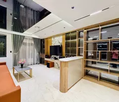 NGAY GẦN CHỢ THẠCH ĐÀ, HẺM NHỰA XE TẢI THÔNG, DT 90M2* 6 TẦNG * 7 PHÒNG * 8 WC, THANG MÁY 450KG