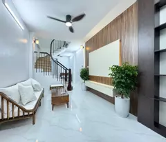 HÀNG HIÊM NGOC THỤY NGÕ THÔNG Ô TÔ .Ô TÔ ĐỖ CƯA  FULL NỘI THẤT