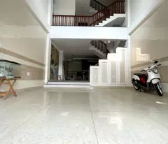Bán nhà QL 13, Phường Hiệp Bình Phước, Thủ Đức, TP HCM. DT 77m2, 4 tầng. Giá, 8.1 tỷ,