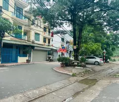 Hiếm, bay nhanh 100tr 1m đất Việt Hưng, ngõ rộng, 15m ra oto tránh, tiện ích ngập tràn