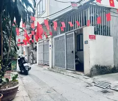 CHÍNH CHỦ CẦN BÁN GÂP ĐẤT MẶT PHỐ THẠCH BÀN 38M2 MẶT TIỀN 3.5M  VI TRÍ CỰC HIẾM . MỘT LÔ DUY NHẤT