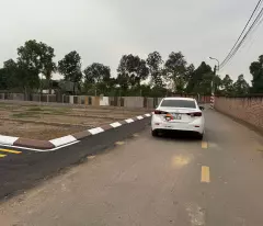 Đất phường tùng thiện sơn tây, trục chính kinh doanh, đường thông