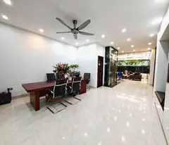 Bán nhà đẹp Nguyễn Văn Cừ- Sát phố- View Chương Dương-Gara- thang máy 85m 6 tầng nhinh 19 tỷ(TL)