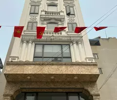Bán tòa nhà làm trụ sở cty 7,5 tầng, mới xd (có hầm, 5 tầng office, 2 tầng để ở) tại Hà Đông