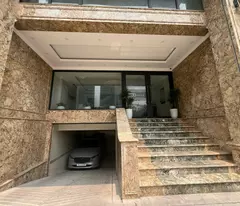 Bán tòa nhà làm trụ sở cty 7,5 tầng, mới xd (có hầm, 5 tầng office, 2 tầng để ở) tại Hà Đông