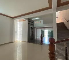 Cho Thuê Nhà Mặt Tiền Đường 2/9 Hải Châu Đà Nẵng ngang 7m, 4 Tầng, Có Thang Máy