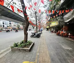Tầng 1 siêu hiếm có sân riêng, DTSD lên đến 60m2 tại Phố Minh Khai. Giá 4,5 tỷ.