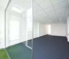 Cho thuê văn phòng (16-40m2)  ngay Trung Tâm Triển Lãm Tân Bình, Ngã 4 Bảy Hiền.