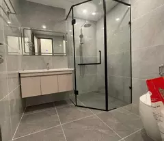 MẶT NGOÀI KHÔNG QUÁ LỚN, NHƯNG BÊN TRONG ĐỦ THỨ NGƯỜI MUA CẦN