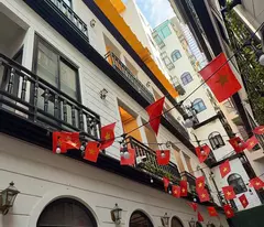 CHO THUÊ CĂN HỘ FULL Tiện ích hẻm 212B Nguyễn Trãi, Quận 1, Ms. Diệu – 0961444638