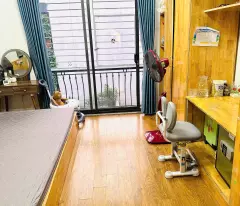 Hàng Hót Vũ Đức Thận - Long Biên. Diện tích : 32m2 * 5 tầng. MT : 4 M. Lô góc.