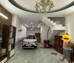 +  Kết cấu : Nhà đúc BTCT, 1 trệt 3 lầu , 4 phòng ngủ, 1 phòng thờ, 3wc ,  phòng giặt, sân phơi,