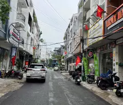 BÁN NHÀ MẶT TIỀN ĐƯỜNG HOA, P. 2, QUẬN PHÚ NHUẬN, TP. HỒ CHÍ MINH.