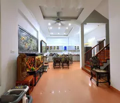 Bán nhà phố Hoàng Cầu, Đống Đa 78m,5 tầng, mt 7.4m. Giá: 42 tỷ