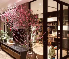 CHO THUÊ CĂN GÓC 3PN – 102M² KOSMO TÂY HỒ  VIEW HỒ TÂY – SÔNG HỒNG CỰC HIẾM  CÓ SLOT Ô TÔ