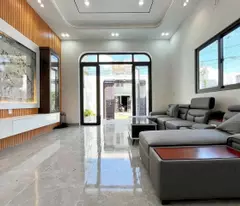 Bán nhà 2 mặt tiền xã Mỹ Hạnh Bắc dt 108m2 1 lầu 2pn,2wc , sân oto đã hoàn công giá 2,75 tỷ