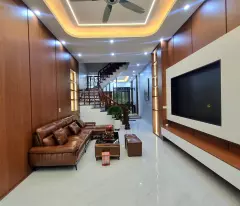 Bán nhà Trần Lãm, TP. Thái Bình. 70m2, 4 tầng, 4PN, 3WC. Sổ đỏ chính chủ. Giá 7.3 tỷ. LH: