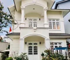 Cho thuê villa 8 phòng ngủ đường Hùng Vương phường 9 Đà Lạt giá 18 triệu/tháng