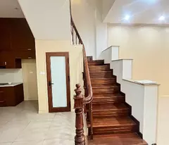 Bán nhà Gia Quất Ngọc Lâm- Sát Phố- Full NT- 50m 5 tầng - oto tránh - nhỉnh 12 tỷ