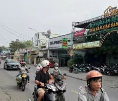 BÁN NHÀ GÓC 2 MT ĐƯỜNG NGUYỄN THỊ BÚP 18X25M