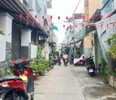 Nhà cũ 2 tầng HXH thông Hưng Phú ngay sát mặt tiền Dã Tượng P10Q8. Giá: 5.18 tỷ