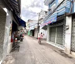 BÁN NHÀ NGANG NỞ HẬU 8.1 M CHỈ 8.45T- GẦN NGAY Đ.XÓM CHIẾU - TÔN ĐẢN- NGUYỄN TẤT THÀNH.