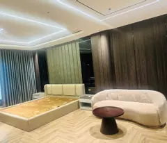 Cho thuê phòng ngủ tầng 3 full nội thất – ngõ 163 Nguyễn Văn Cừ, Bồ Đề, HN