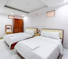 khách sạn Cổ Linh, dòng tiền ổn định 1.2tỷ/năm ,vỉa hè, ôtô dừng đỗ ngày đêm