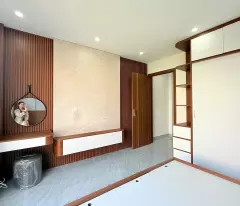 CC CẦN BÁN CĂN NHÀ 3 TẦNG 1 TUM CÁCH ĐƯỜNG 32 VÀI TRĂM MÉT.