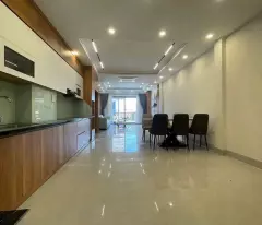 Nhỉnh 8 tỷ đường- Ô tô thông dt rộng  50m2 x 4 tầng, mặt tiền 5m -lý tưởng kê đồ rất đẹp
