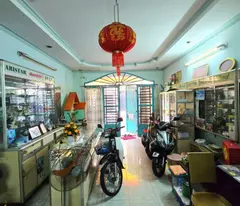 Bán nhà mặt phố đường số 5, Phước Bình, Q9, Thủ Đức, TP HCM. DT 102m2, cấp 4. Giá 9.4 tỷ