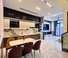 CHỦ NGỘP RÁO RIẾT: BÁN GẤP NHÀ LẦU BỬU LONG!