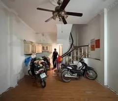 Bán nhà lĩnh nam 5 tầng ô tô đỗ cổng 8M ô tô tránh hoàng mai